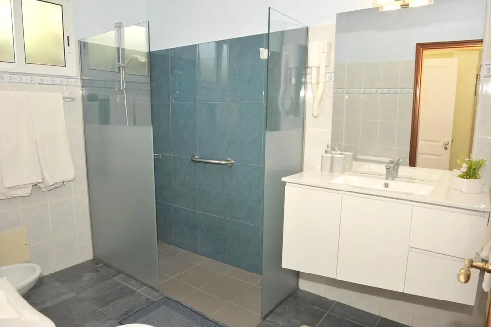 Bungalow with 2 Bedrooms in Sâo Martinho, Funchal, with Wonderful Sea View, Enclosed Garden And Wifi