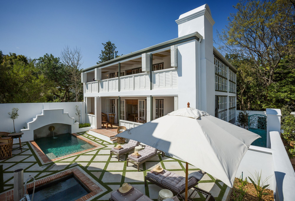 Akademie Street Boutique Hotel