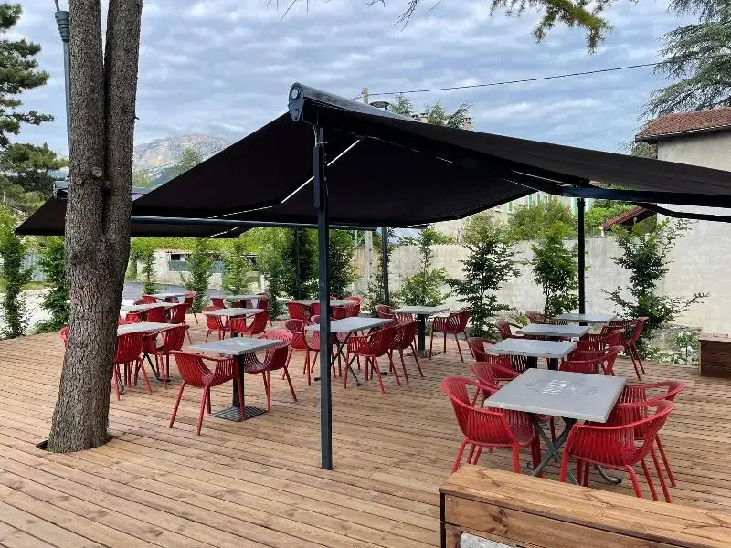 Logis Hotel & Restaurant Le Carnot