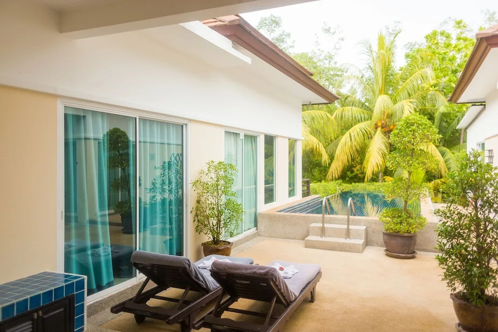 Lespalm Villa Waterfall Phuket
