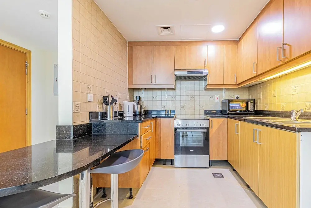 Prime 1BR Global Lake View Mins Metro