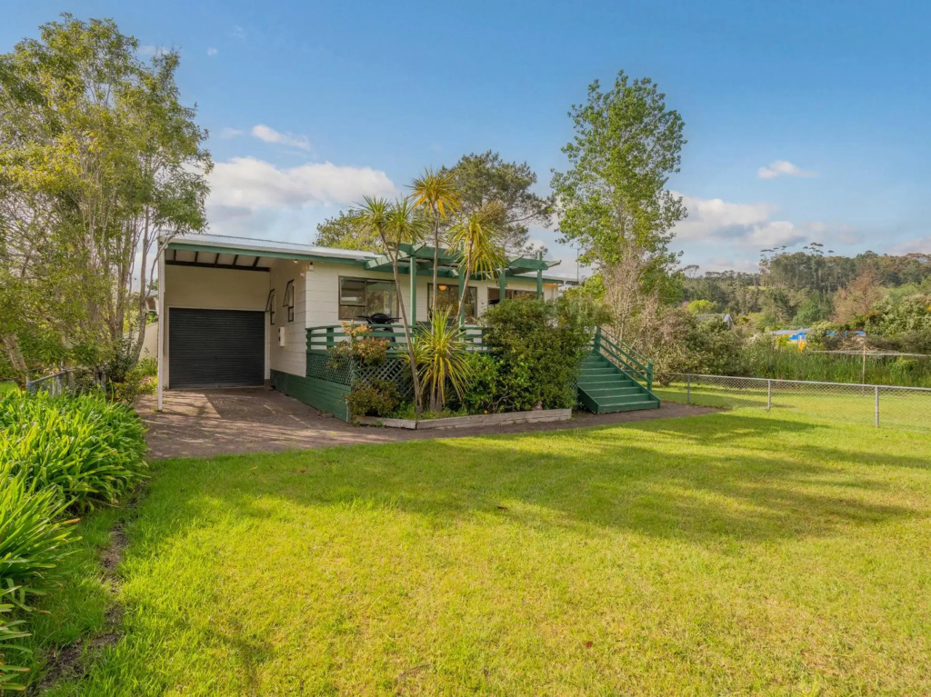 Cooks Crib - Cook's Beach Holiday Home