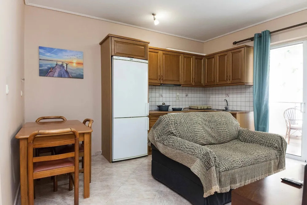 Vironas Delight 1Bd Apt w Lovely Balcony