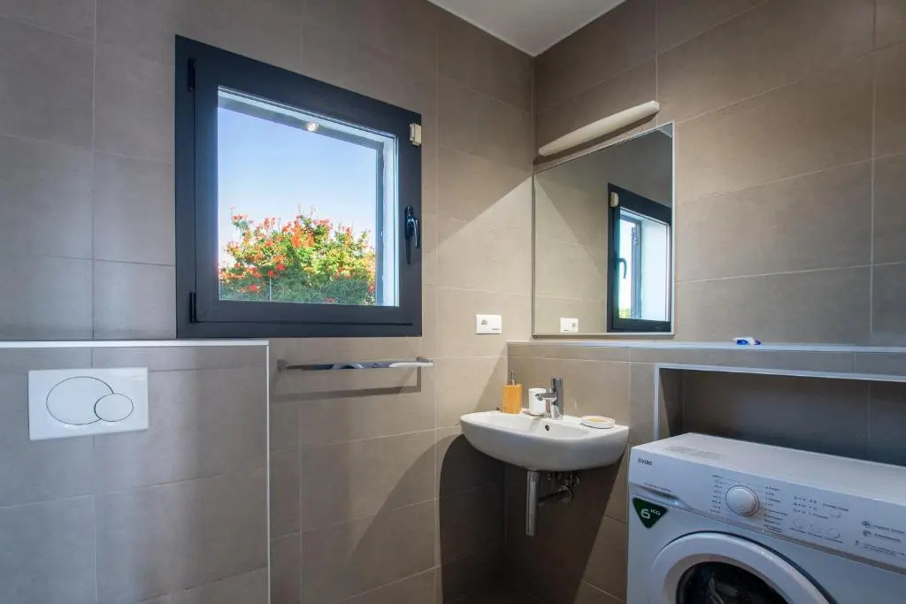 Heated & Shared Pool VILLA MATRIANA 36B, North Shore Villas