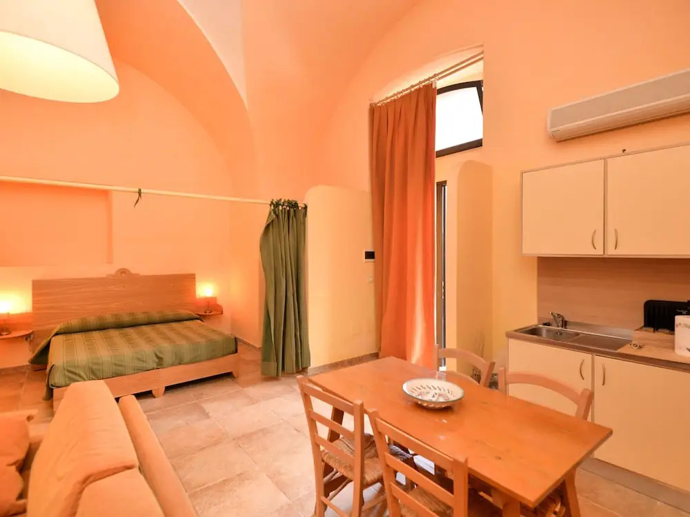 Comfy Apartment in Gagliano del Capo With Swimming Pool