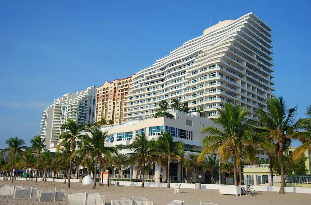 New Listing! Quiet Near Downtown & Beaches 2 Bedroom Home