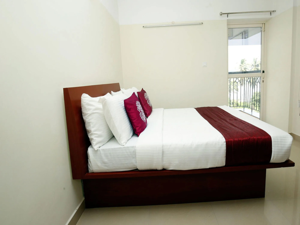 OYO Flagship 10051 Hotel Tyche Stays