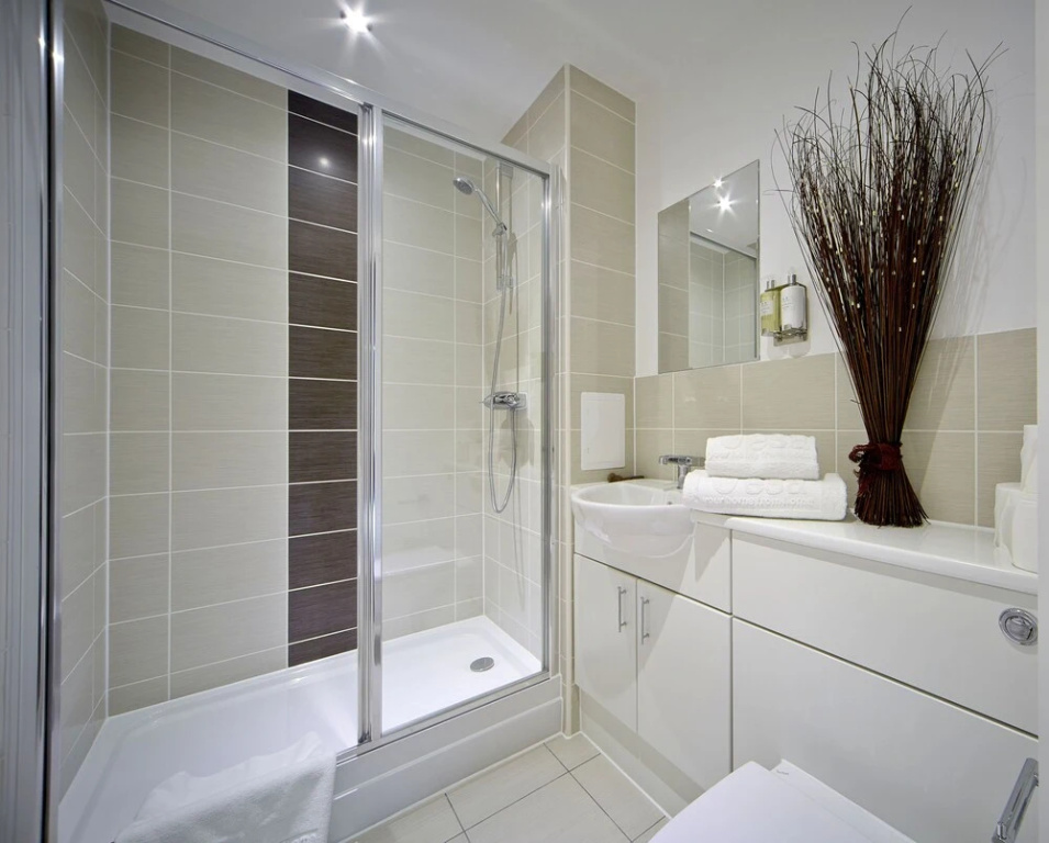New Central Woking 1 and 2 Bedroom Apartments with Free Gym, close to Train Station