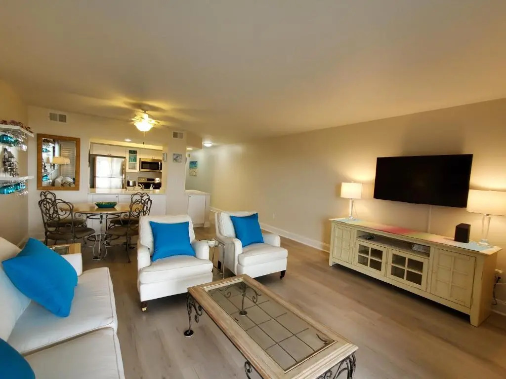 1315 Pelican Watch Villas-Beachfront & Amenities - on Sale