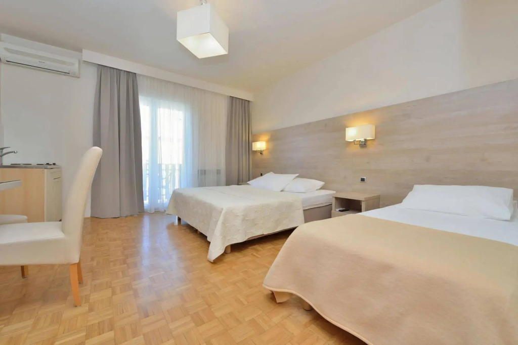 Rooms by the sea Sukosan, Zadar - 20112