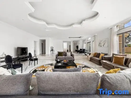Luxury 5BR plus Maid Private Villa with Direct Beach Access
