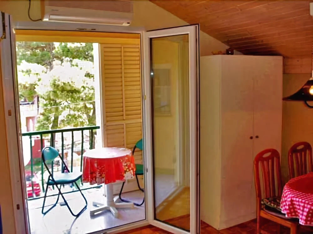Apartment and Rooms Katica