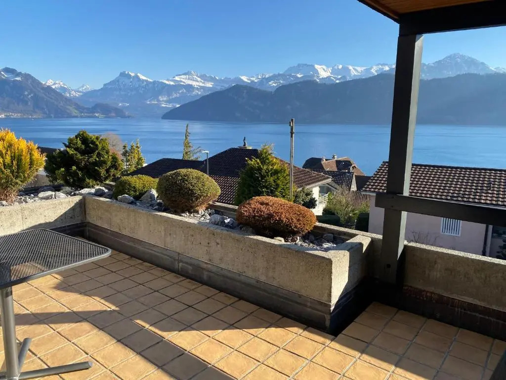 A beautiful apartment with direct view at the lake for 4 persons