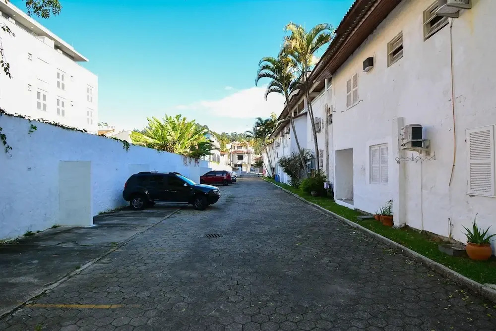 Apê a 150m da praia de Canasvieiras