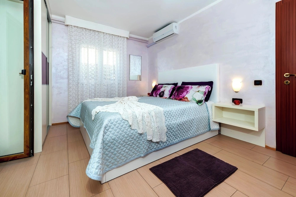Room and Apartments Villa Dea