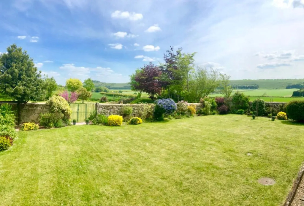Luxurious, Fabulous, Fun, Contemporary Suite in Retreat Centre