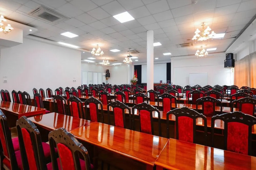 OYO 269 MOET Hotel