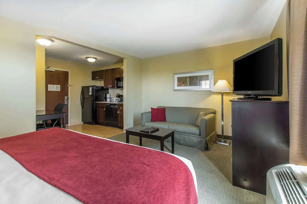 MainStay Suites Jacksonville near Camp Lejeune