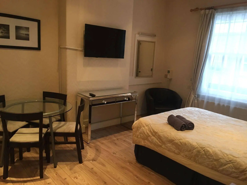 Hyde Park Rooms & Apartments
