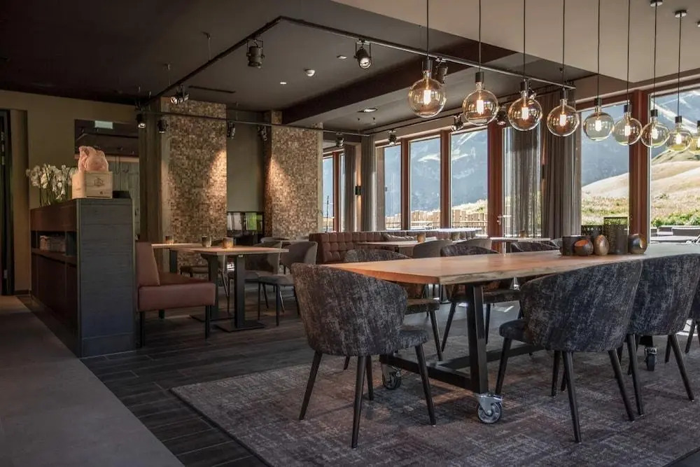 AlpenParks Hotel & Apartment Arlberg Warth mit Pool
