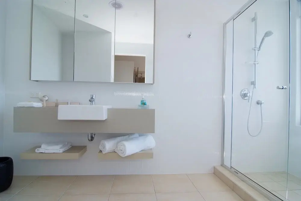 Coral Cove Apartments - Absolute Beachfront Resort Bowen