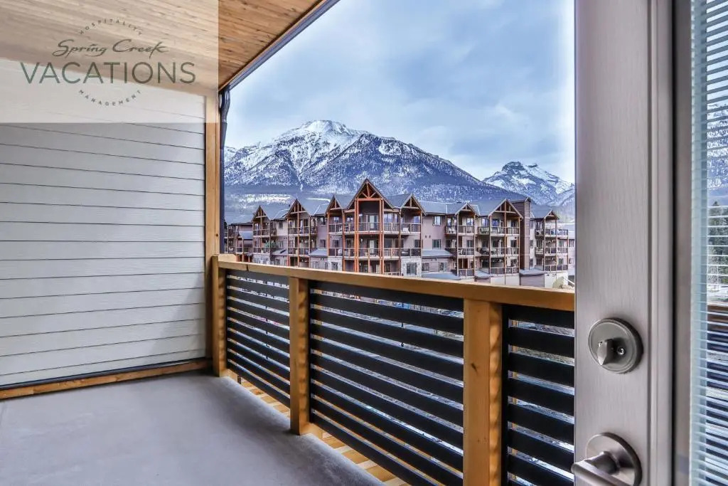 White Spruce Lodge by Spring Creek Vacations