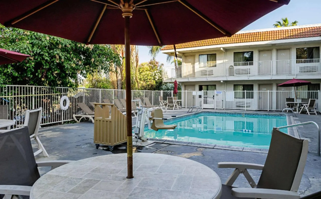 Motel 6 Fresno - SR 99
