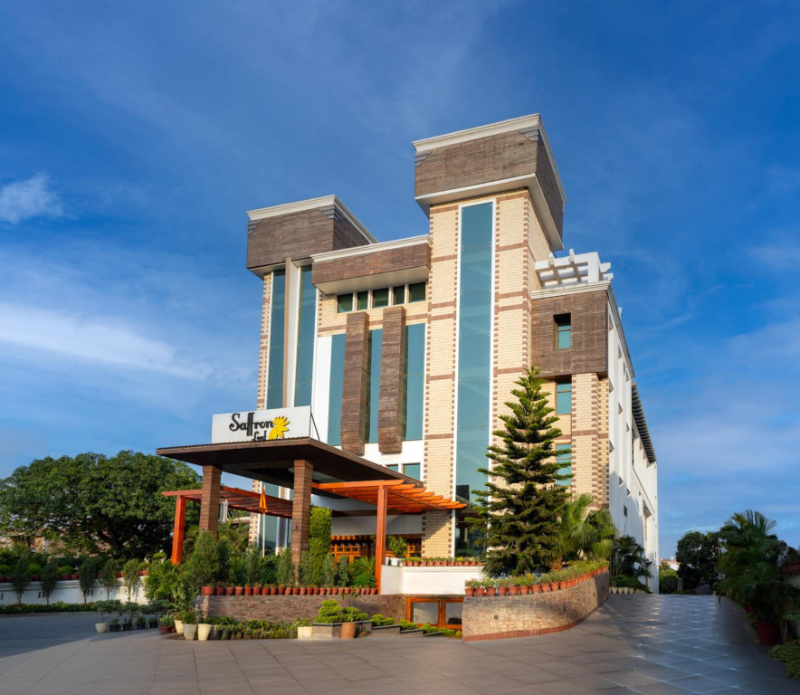 Hotel Saffron Leaf