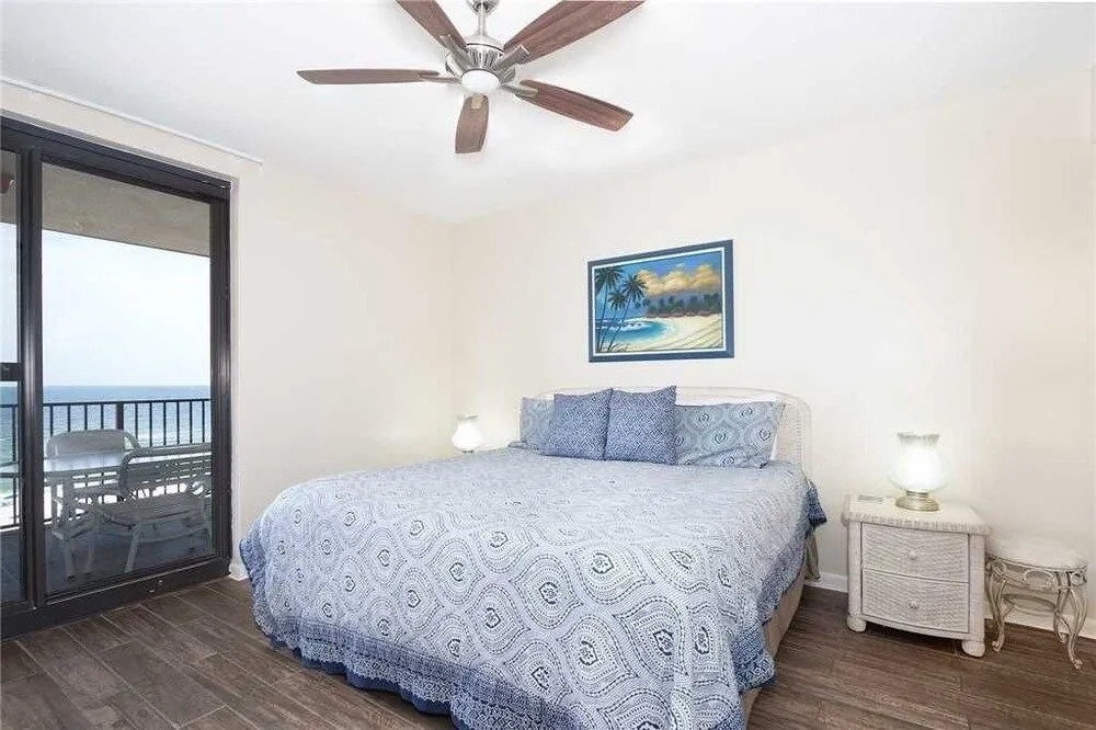 Phoenix X 604 - 3 Br condo by RedAwning