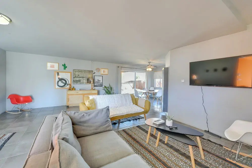 Joshua Tree Vacation Home with Private Hot Tub!