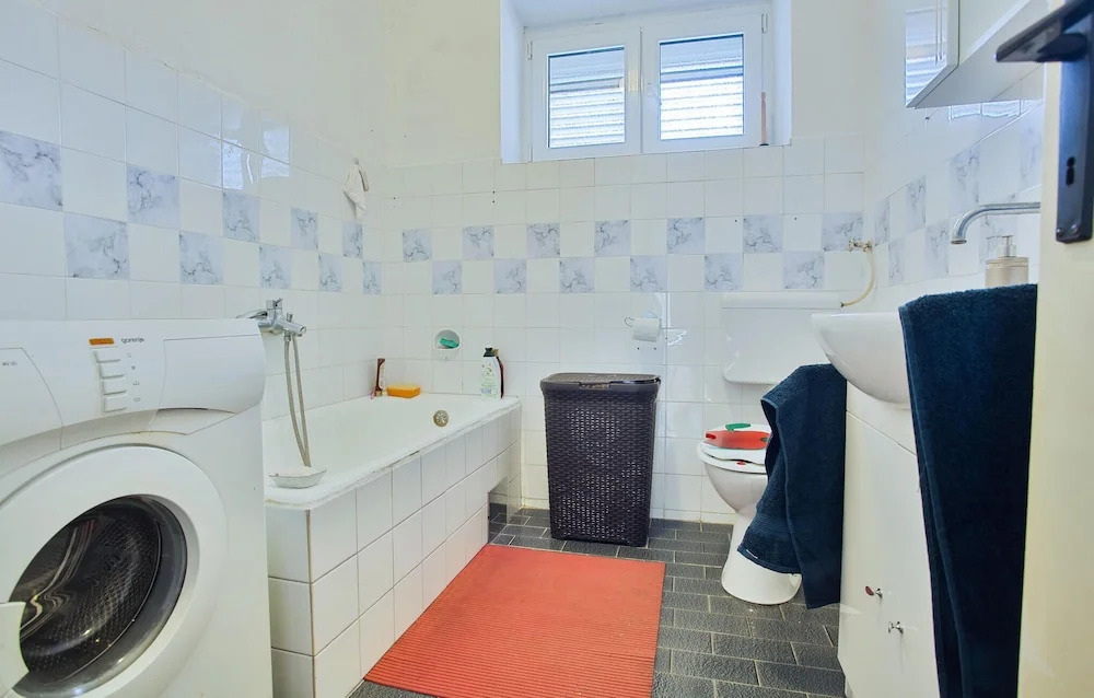 Beautiful Home in Veli Iz With Wifi and 3 Bedrooms