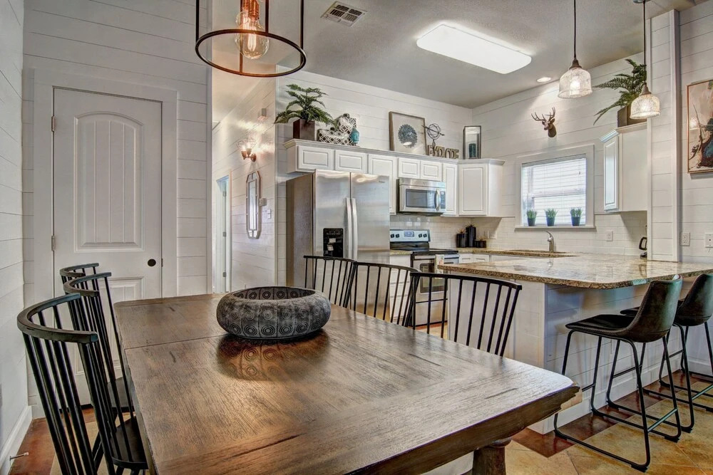 7th Sunrise 3 Bedroom Condo by RedAwning