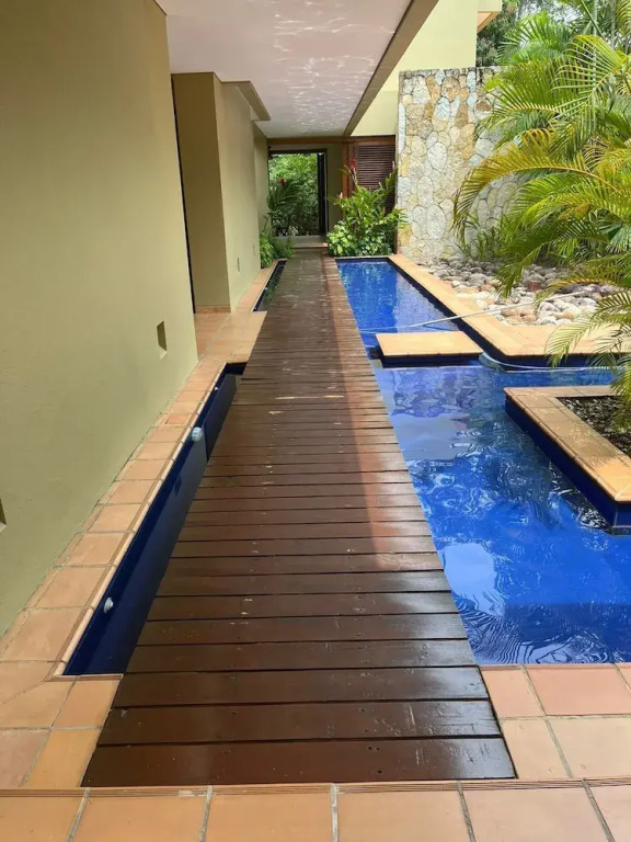 w Astonishing 5BR House w Pool in Anapoima