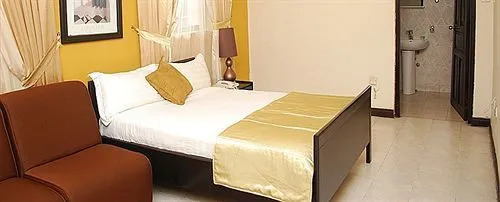 Court Gardens Hotel