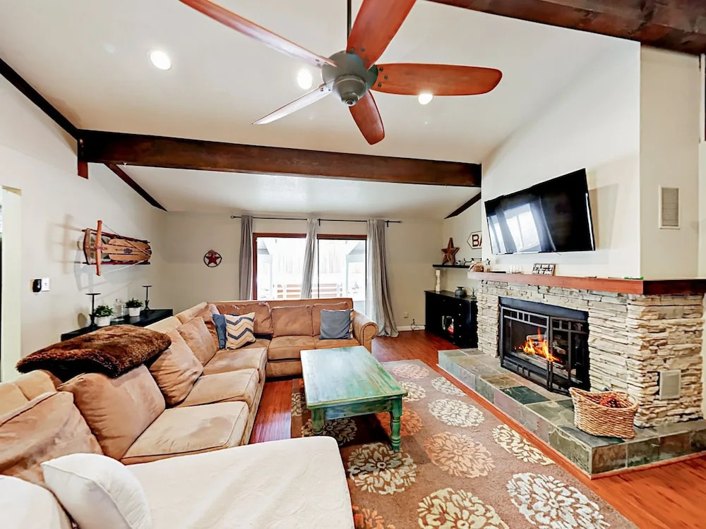 188 S Eureka Dr Home 3 Bedrooms 2 Bathrooms Home