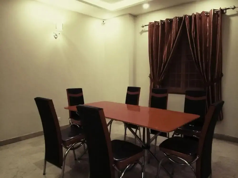 Royal Galaxy Guest House