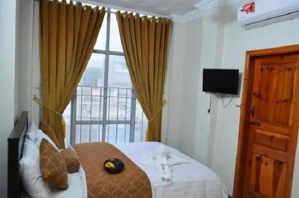 Grand Holidays Hotel