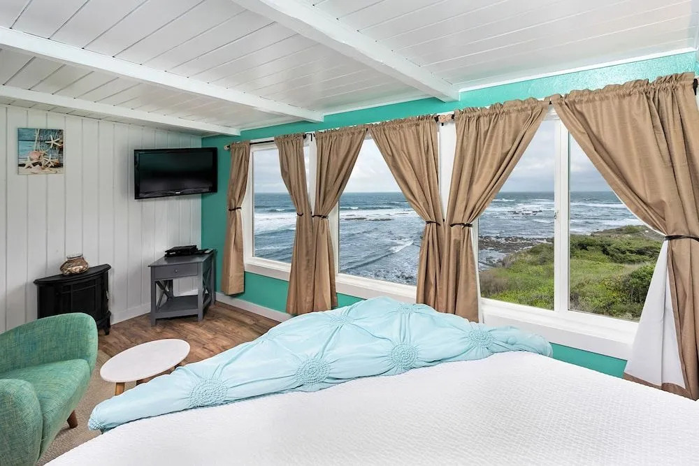 Moolack Shores Inn