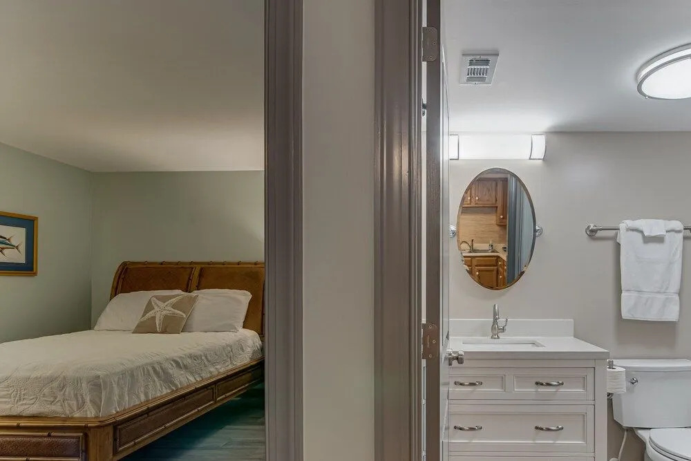 Gulf Tower 8b 2 Bedroom Condo by RedAwning