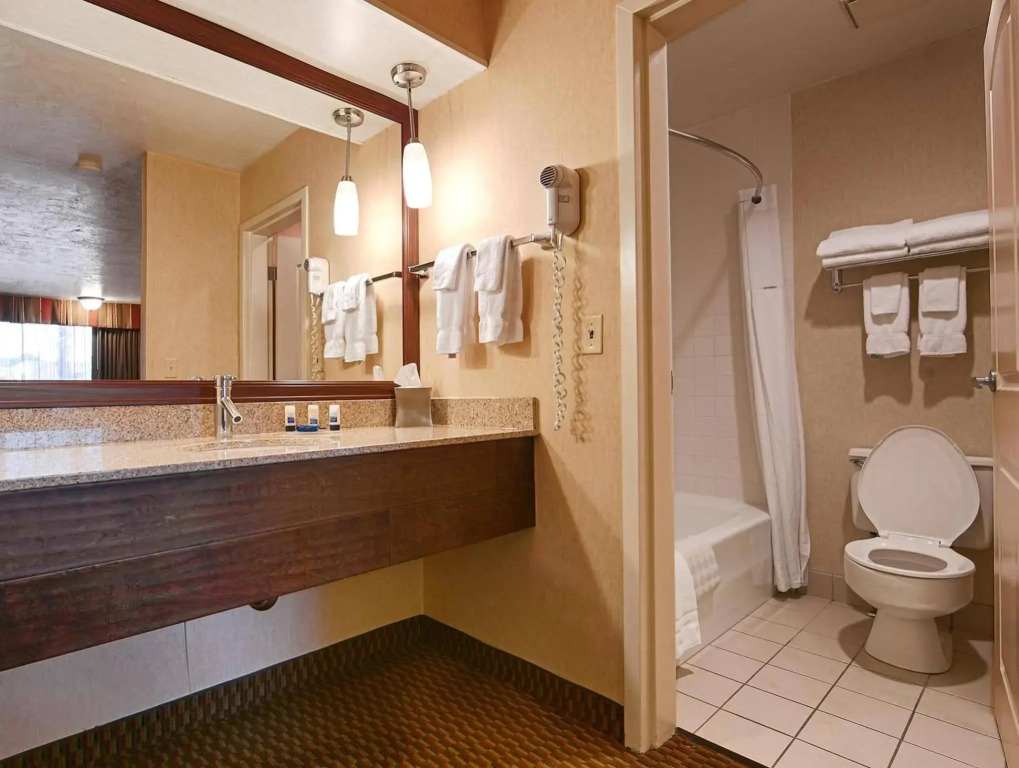 Best Western Plus Weston Inn