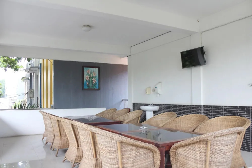 Airy Mataram Cakranegara Maktal 8 Lombok