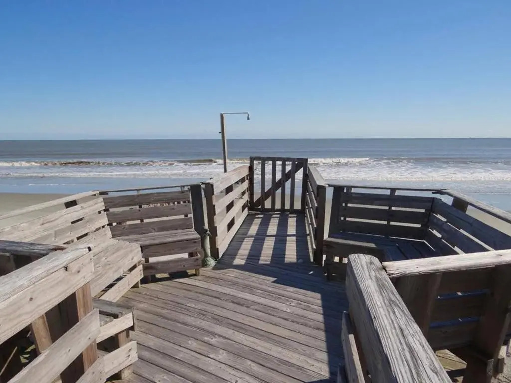 1619 E Ashley - Namastay - Oceanfront - 4 Bedrooms