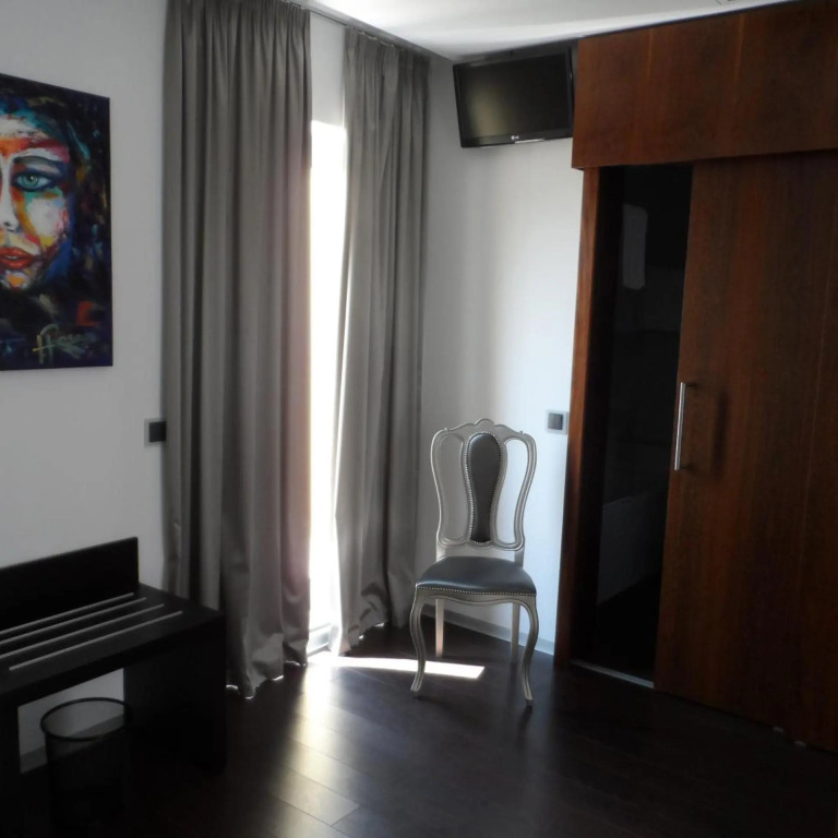 Lazza Hotel