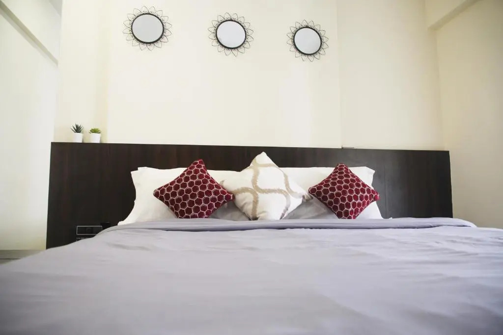 Lite Stays - Vile Parle East