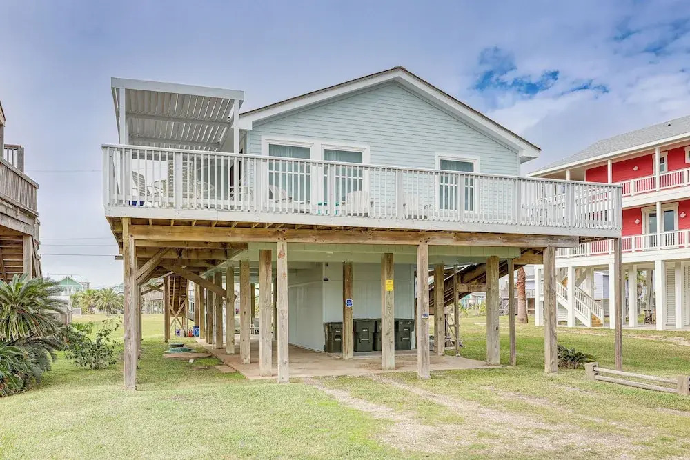 Steps to Beach: Galveston Vacation Rental!