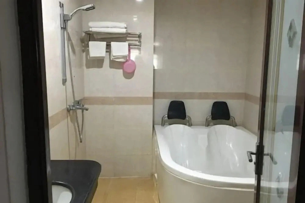Xintiandi Hot Spring Hotel