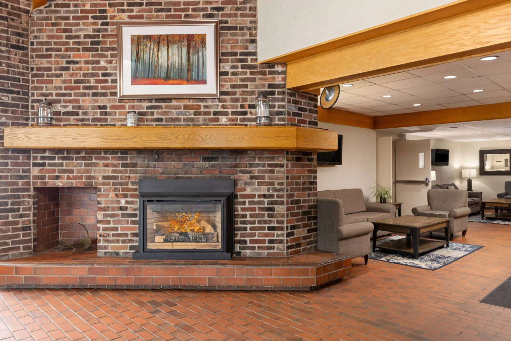 Travelodge by Wyndham Thunder Bay ON