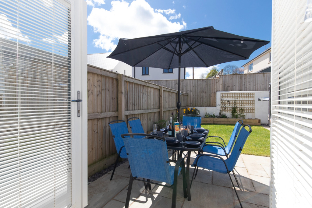 Park Gardens - Lovely Cottage, Parking, Central Location