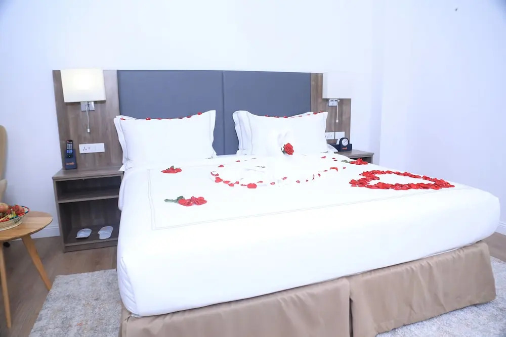 Elmo's Hotel