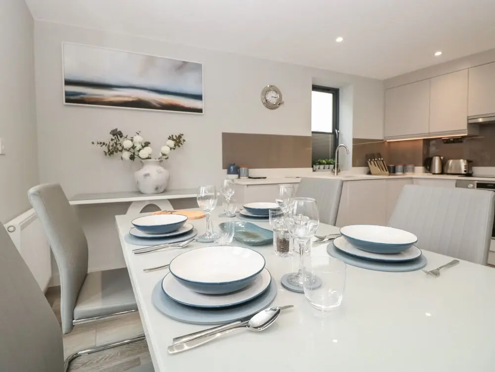 1 De Courcey House